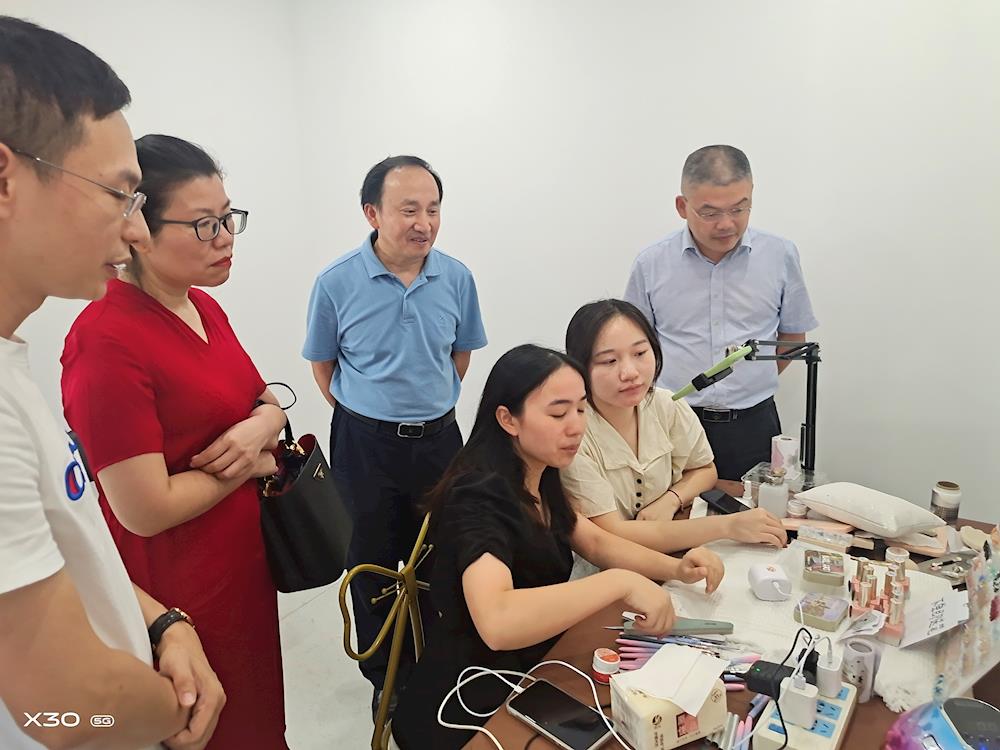 外国语学院赴江西省跨境电商产业园开展访企拓岗